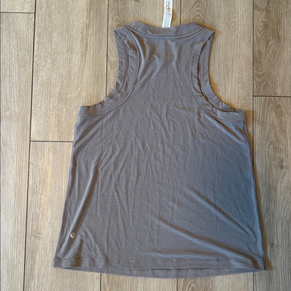 Lululemon Muscle Tank - Picture 4 of 5